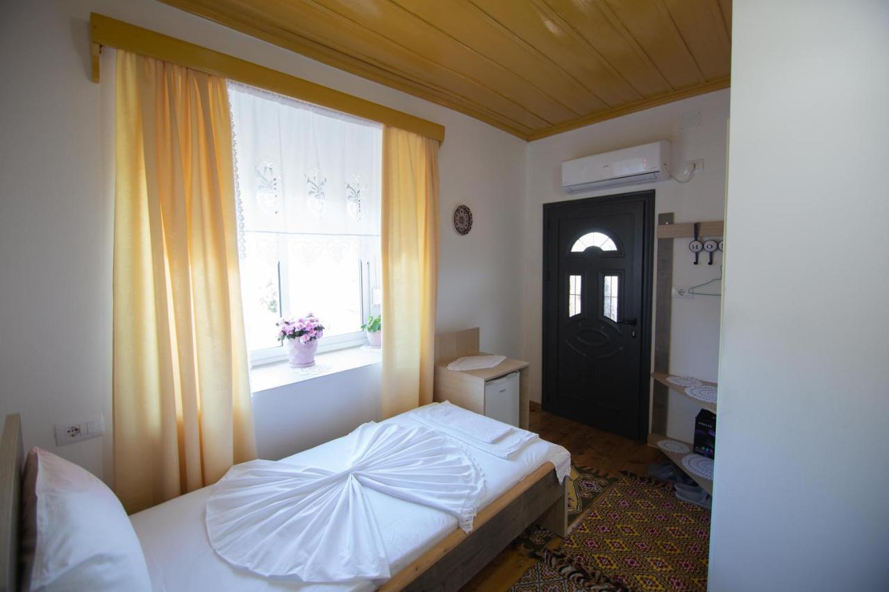 The Mosaic House - Shtepia Me Mozaik Hotel Permet Exterior photo