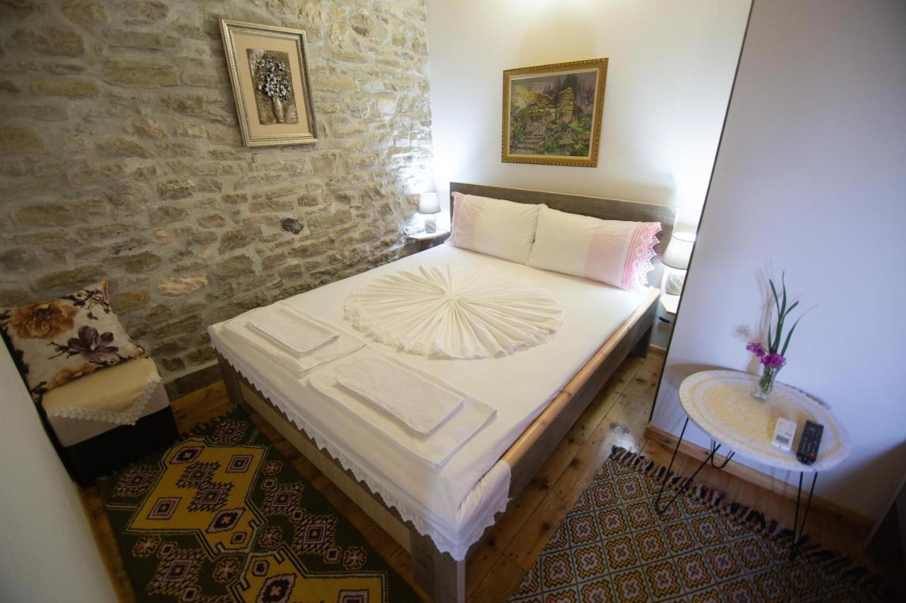 The Mosaic House - Shtepia Me Mozaik Hotel Permet Exterior photo