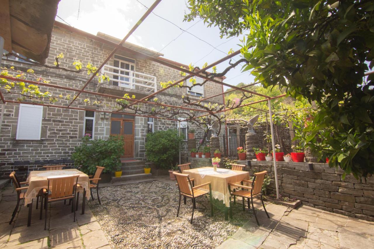 The Mosaic House - Shtepia Me Mozaik Hotel Permet Exterior photo