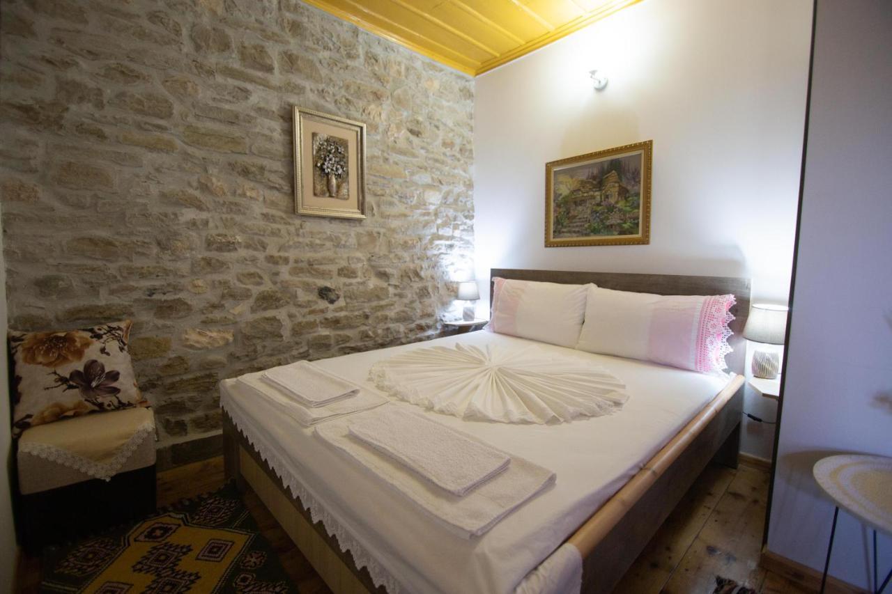 The Mosaic House - Shtepia Me Mozaik Hotel Permet Exterior photo